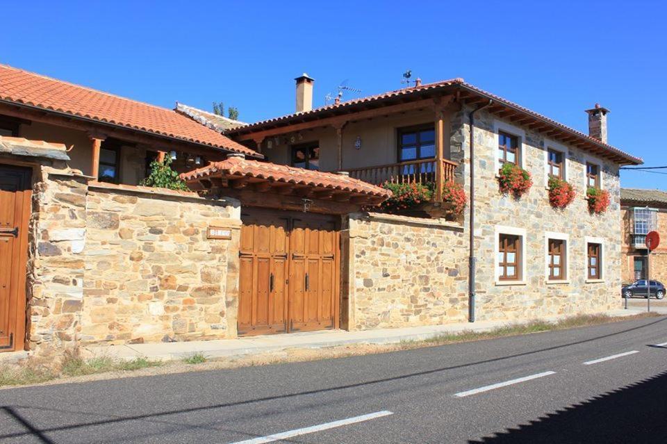 Hotel Rural La Veleta Murias de Rechivaldo Exteriör bild