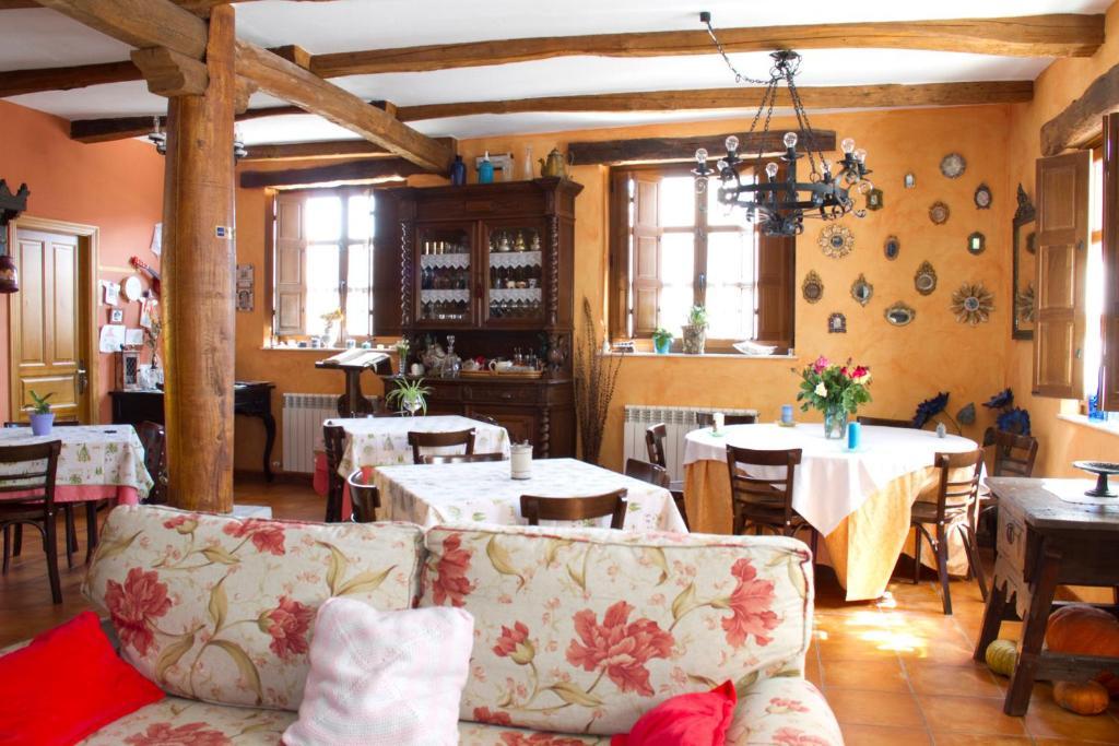 Hotel Rural La Veleta Murias de Rechivaldo Exteriör bild